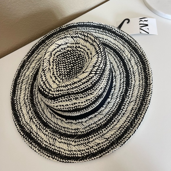 NEW Zara woven hat black and white with tags - Picture 3 of 5